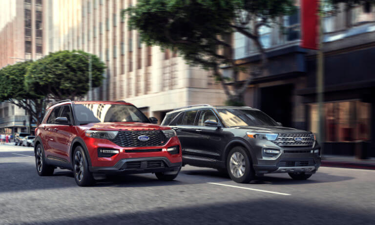 2024 Ford Explorer's side by side in city