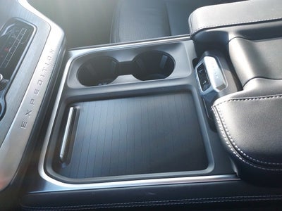 2025 Ford Expedition Platinum®