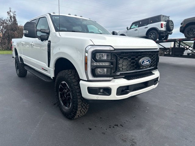 2027 Ford Super Duty F-350® Lariat®