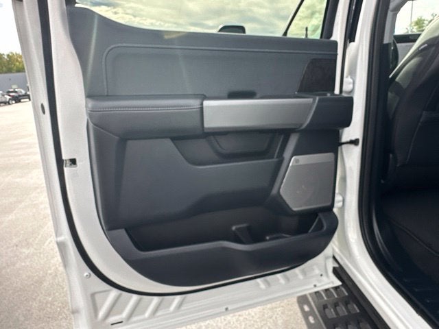 2027 Ford Super Duty F-350® Lariat®