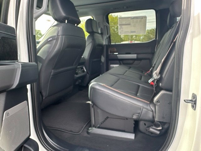 2027 Ford Super Duty F-350® Lariat®