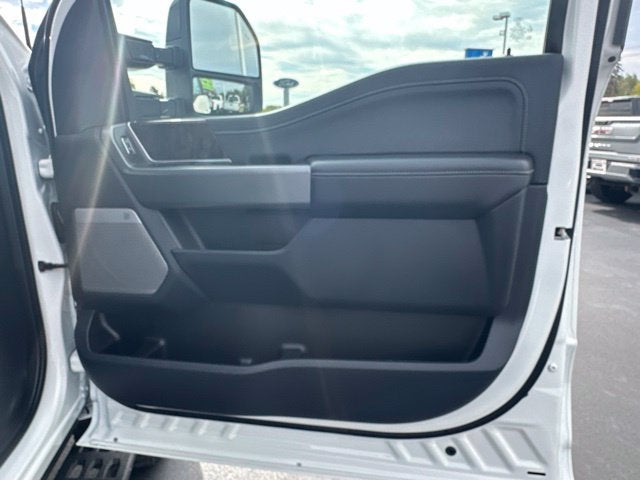 2027 Ford Super Duty F-350® Lariat®