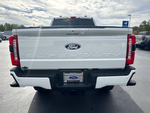 2027 Ford Super Duty F-350® Lariat®