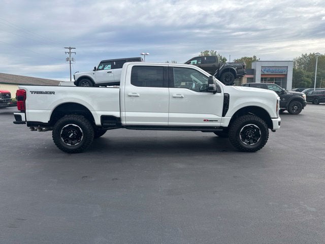 2027 Ford Super Duty F-350® Lariat®