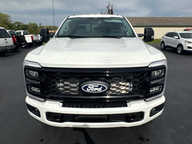2027 Ford Super Duty F-350® Lariat®