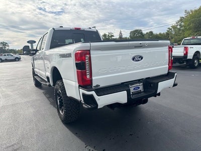 2027 Ford Super Duty F-350® Lariat®