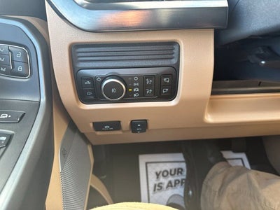 2027 Ford F-450SD Lariat DRW