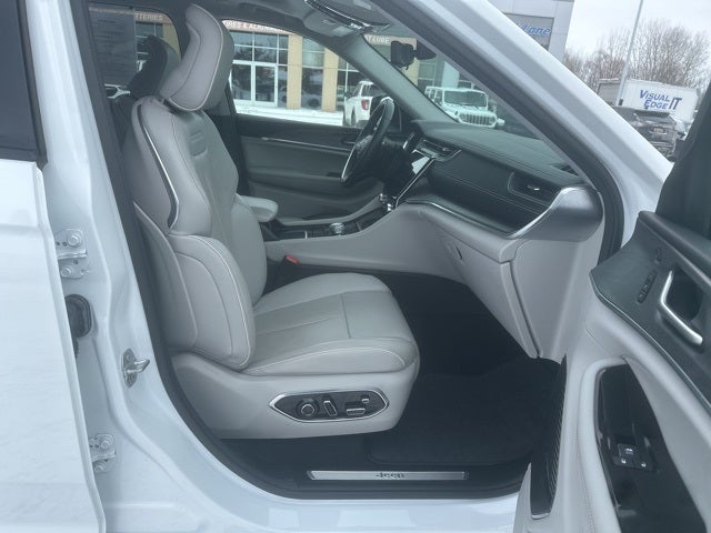 2022 Jeep Grand Cherokee Overland