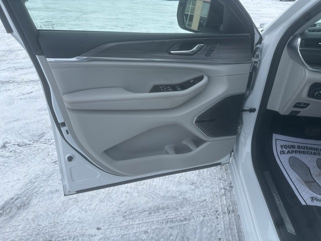 2022 Jeep Grand Cherokee Overland