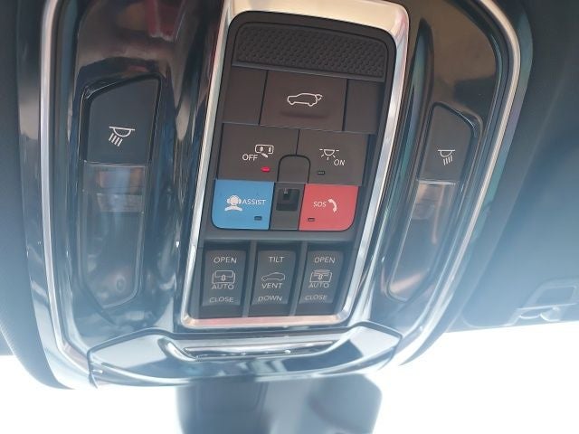 2022 Jeep Grand Cherokee Summit