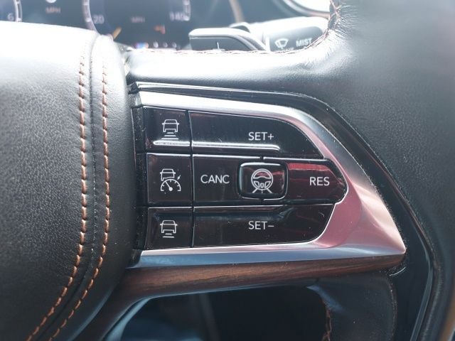 2022 Jeep Grand Cherokee Summit