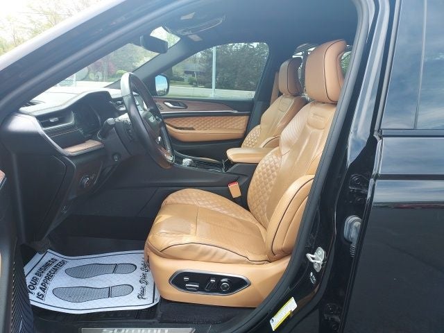 2022 Jeep Grand Cherokee Summit