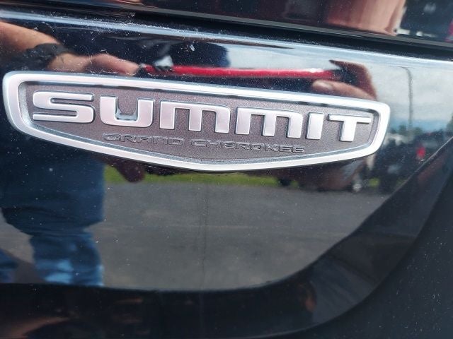 2022 Jeep Grand Cherokee Summit
