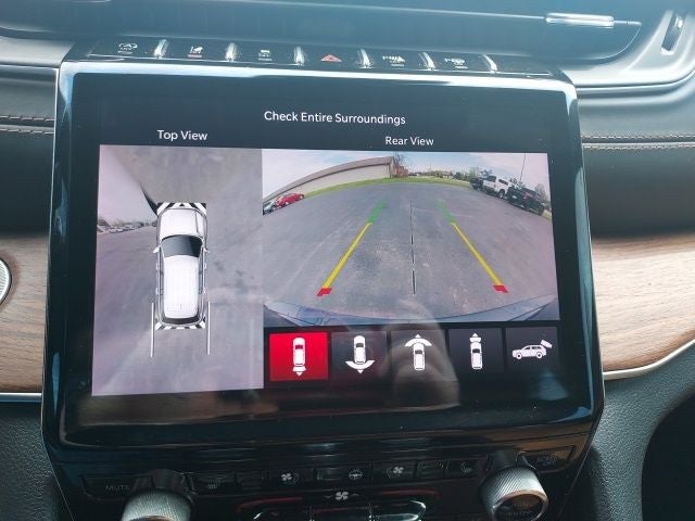 2022 Jeep Grand Cherokee Summit