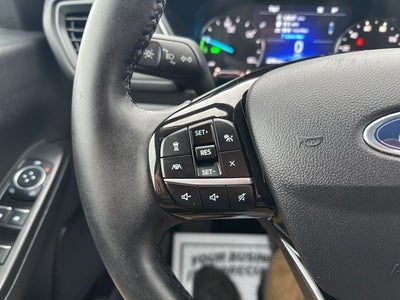 2022 Ford Escape Hybrid SE