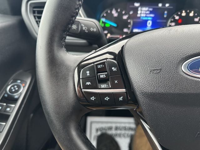 2022 Ford Escape Hybrid SE