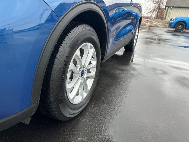 2022 Ford Escape Hybrid SE