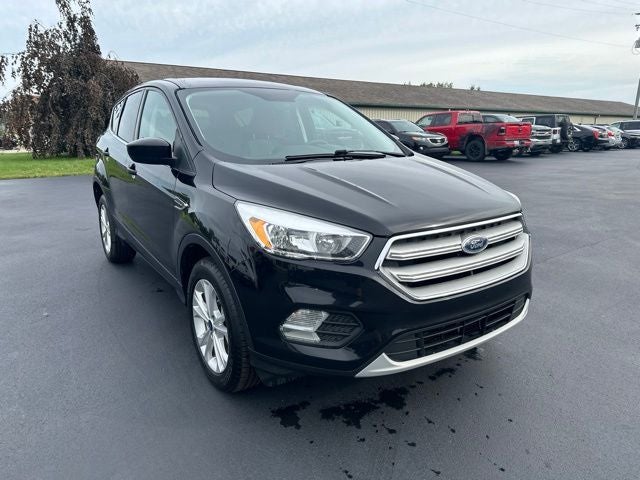 Used 2019 Ford Escape SE with VIN 1FMCU9GD4KUA78268 for sale in Freeland, MI