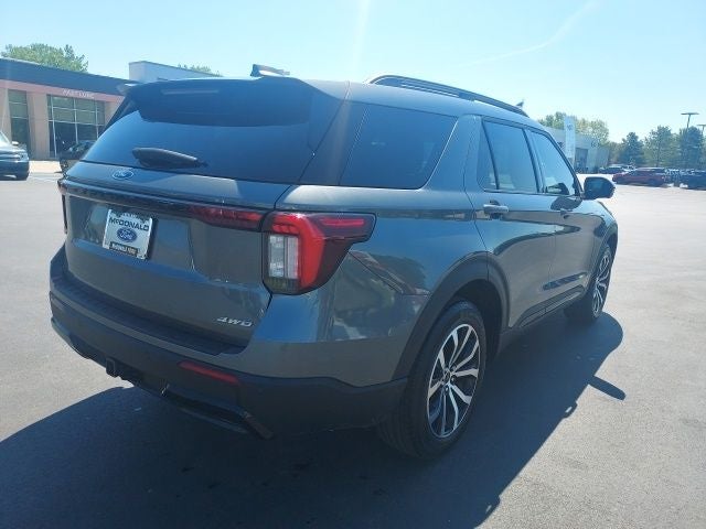 2025 Ford Explorer ST-Line