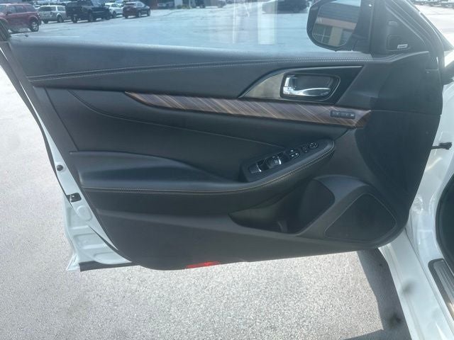 2017 Nissan Maxima Platinum