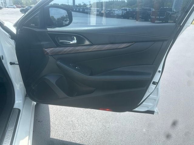 2017 Nissan Maxima Platinum
