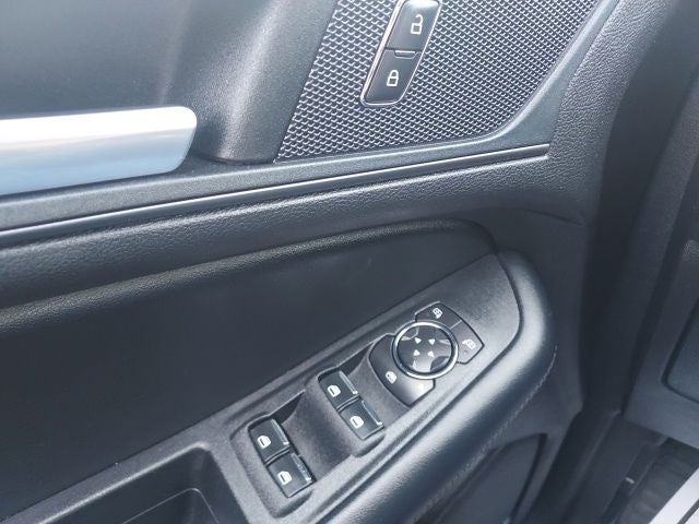 2020 Ford Edge SE